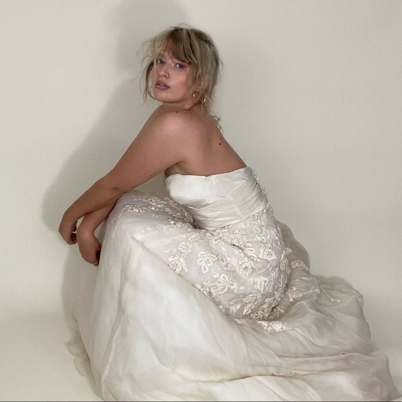 Watters Brides strapless wedding dress with train - Picture 4 of 16